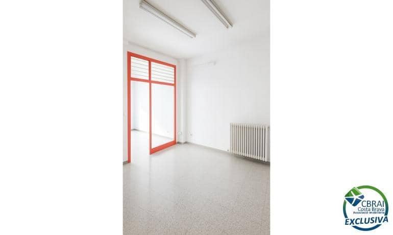 Commercial for sale in Figueres - € 75,000 (Ref: 9312789)