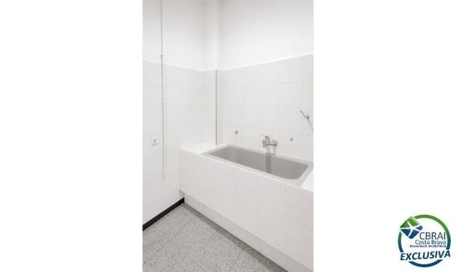 Comercial para venda em Figueres - 75 000 € (Ref: 9312789)