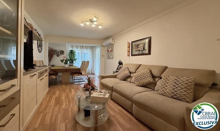 2 bedroom Apartment for sale in Roses - € 190,000 (Ref: 9321825)