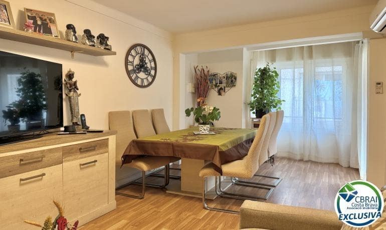 2 bedroom Apartment for sale in Roses - € 190,000 (Ref: 9321825)