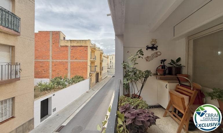 2 bedroom Apartment for sale in Roses - € 190,000 (Ref: 9321825)