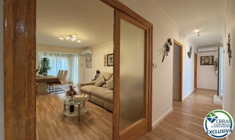 2 bedroom Apartment for sale in Roses - € 190,000 (Ref: 9321825)