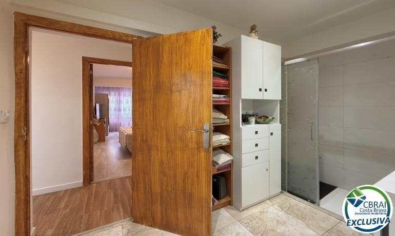 2 bedroom Apartment for sale in Roses - € 190,000 (Ref: 9321825)