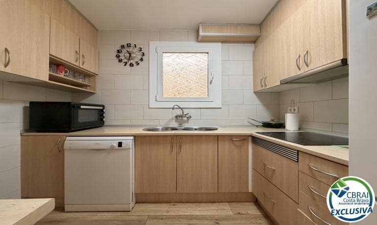 2 bedroom Apartment for sale in Roses - € 190,000 (Ref: 9321825)