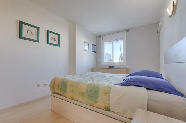 2 makuuhuone Huoneisto vuokrattavana paikassa Santa Margarida, Roses mukana uima-altaan - 812 € (Ref: 9326384)