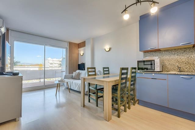 2 makuuhuone Huoneisto vuokrattavana paikassa Santa Margarida, Roses mukana uima-altaan - 812 € (Ref: 9326384)