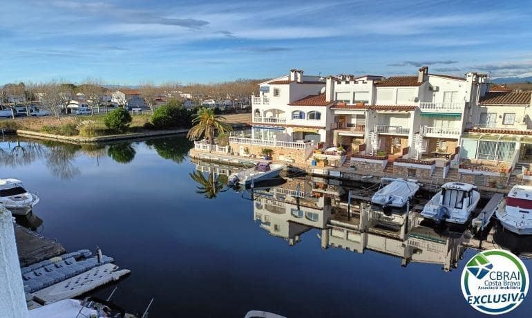1 bedroom Apartment for sale in Empuriabrava - € 154,000 (Ref: 9330554)