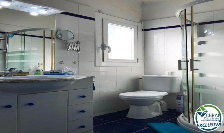 2 bedroom Apartment for sale in Roses - € 340,000 (Ref: 9330555)