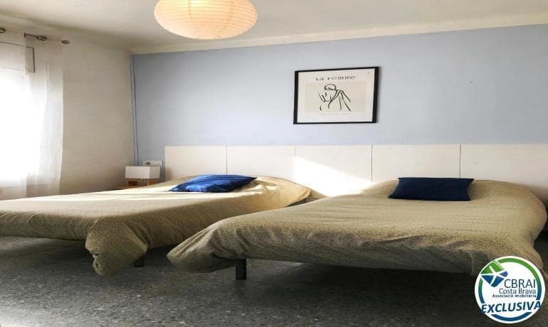 2 bedroom Apartment for sale in Roses - € 340,000 (Ref: 9330555)