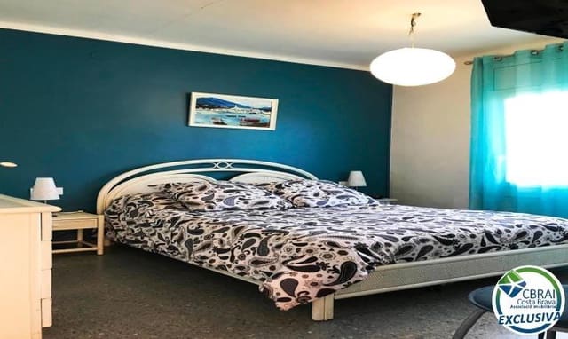 2 slaapkamer Appartement te koop in Roses - € 330.000 (Ref: 9330555)