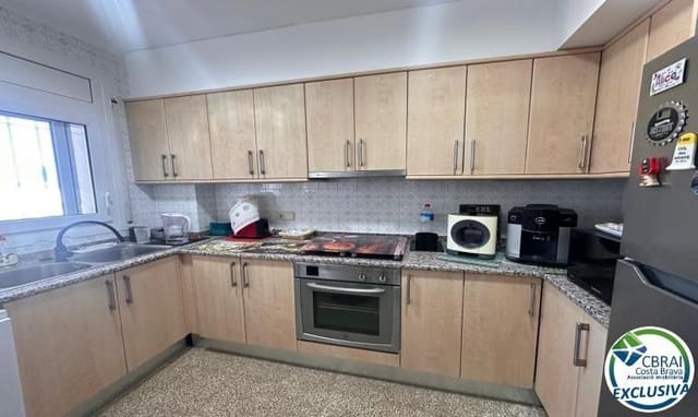2 slaapkamer Appartement te koop in Empuriabrava, Castelló d'Empúries - € 175.000 (Ref: 9334856)