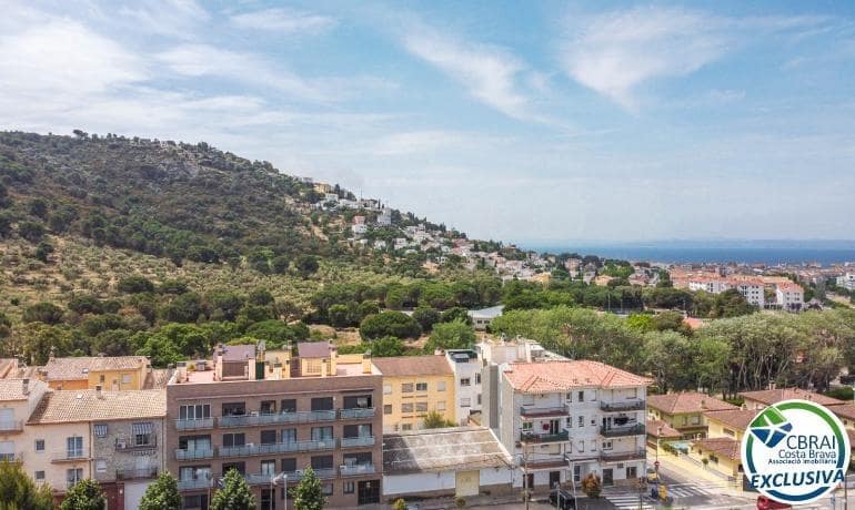 3 slaapkamer Appartement te koop in Roses - € 247.000 (Ref: 9334857)