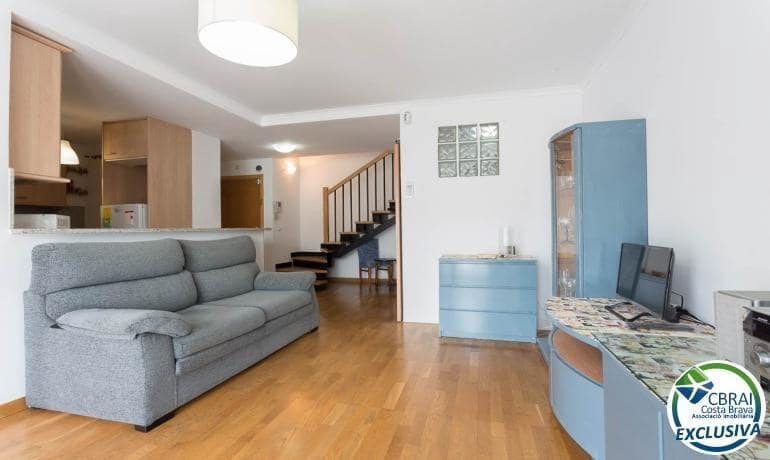 3 slaapkamer Appartement te koop in Roses - € 247.000 (Ref: 9334857)