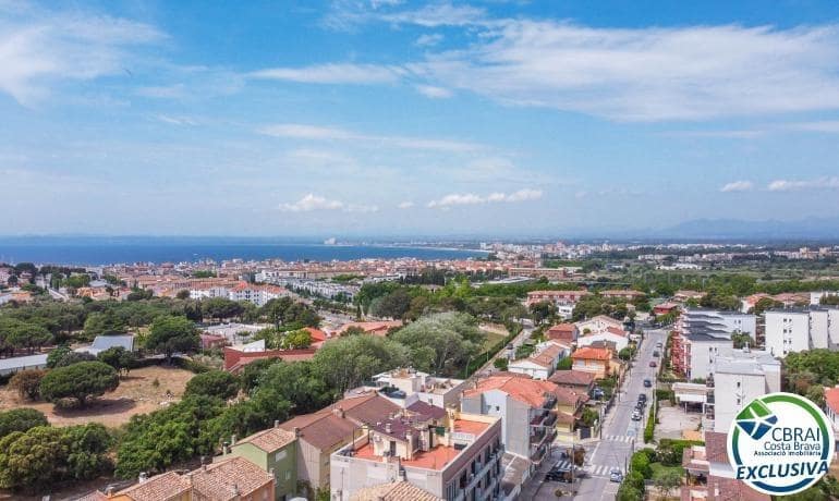 3 slaapkamer Appartement te koop in Roses - € 247.000 (Ref: 9334857)