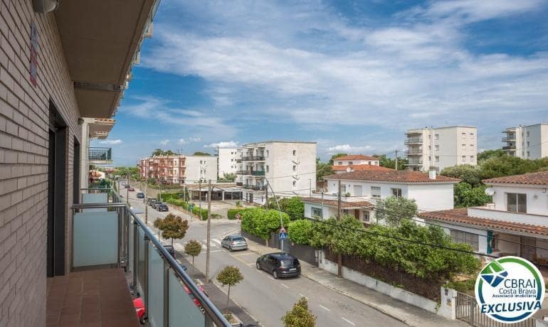 3 slaapkamer Appartement te koop in Roses - € 247.000 (Ref: 9334857)