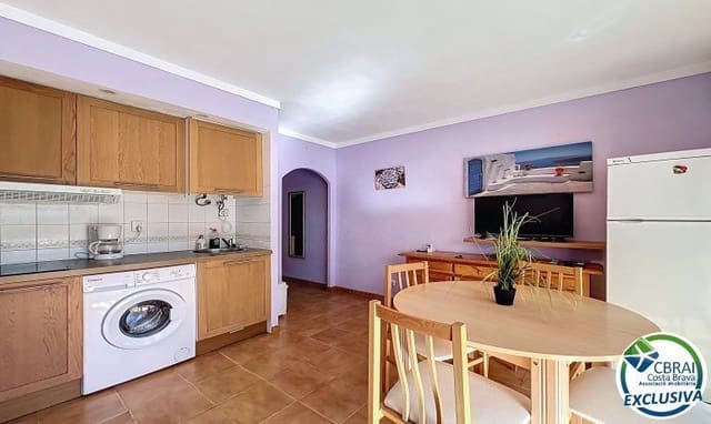 1 slaapkamer Appartement te koop in Roses met zwembad - € 144.000 (Ref: 9337939)