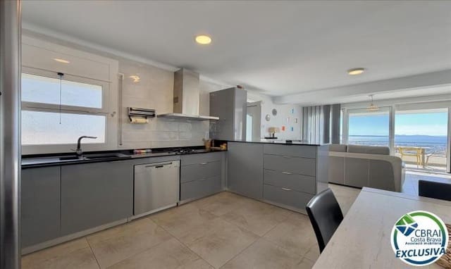 3 soveværelse Villa til salg i El Mas Fumats, Roses med swimmingpool - € 549.000 (Ref: 9343778)