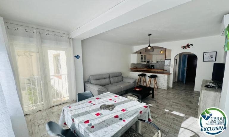 2 sovrum Lägenhet till salu i Roses - 219 000 € (Ref: 9349458)