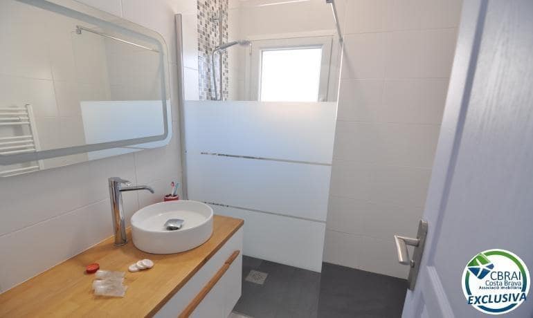 2 sovrum Lägenhet till salu i Roses - 219 000 € (Ref: 9349458)