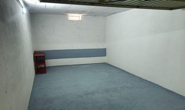 Garage for sale in Roses - € 49,000 (Ref: 9349459)