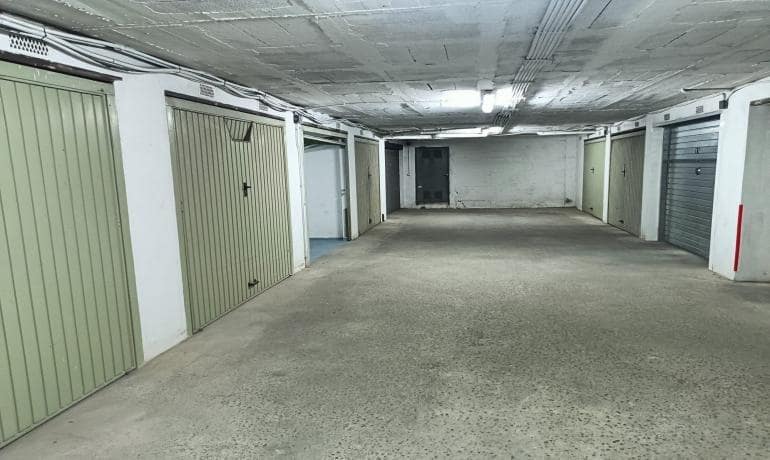 Garage for sale in Roses - € 49,000 (Ref: 9349459)