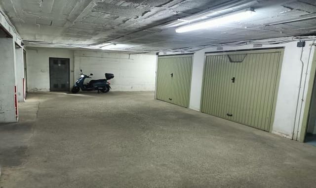 Garage for sale in Roses - € 49,000 (Ref: 9349459)