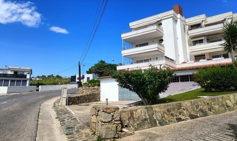 Garage for sale in Roses - € 49,000 (Ref: 9349459)