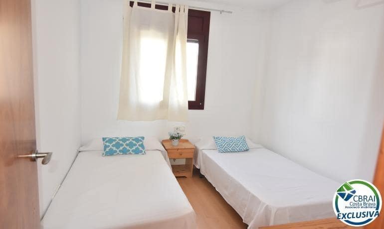 2 bedroom Apartment for sale in Roses - € 220,000 (Ref: 9362563)