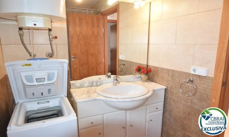 2 slaapkamer Appartement te koop in Roses - € 220.000 (Ref: 9362563)