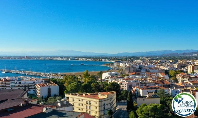 2 bedroom Apartment for sale in Roses - € 140,000 (Ref: 9376762)