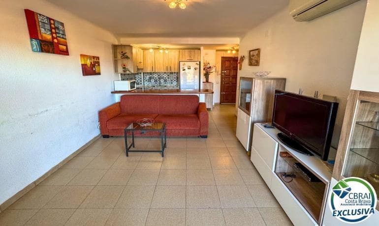 2 bedroom Apartment for sale in Roses - € 140,000 (Ref: 9376762)