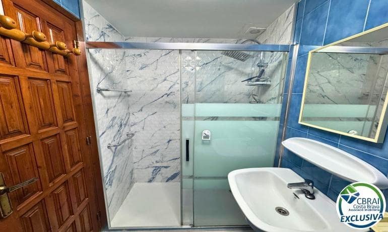 2 bedroom Apartment for sale in Roses - € 140,000 (Ref: 9376762)