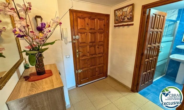 2 bedroom Apartment for sale in Roses - € 140,000 (Ref: 9376762)