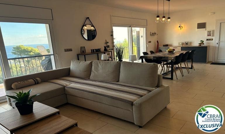 3 bedroom Apartment for sale in Llanca - € 320,000 (Ref: 9382769)