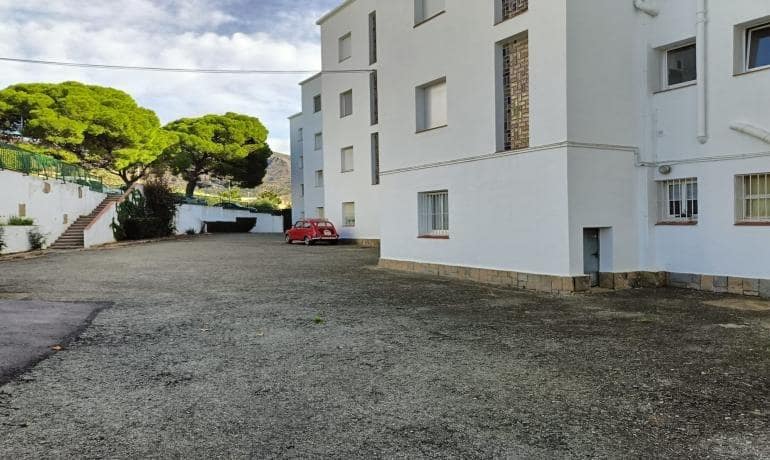 2 bedroom Apartment for sale in Roses with pool - € 169,000 (Ref: 9387815)