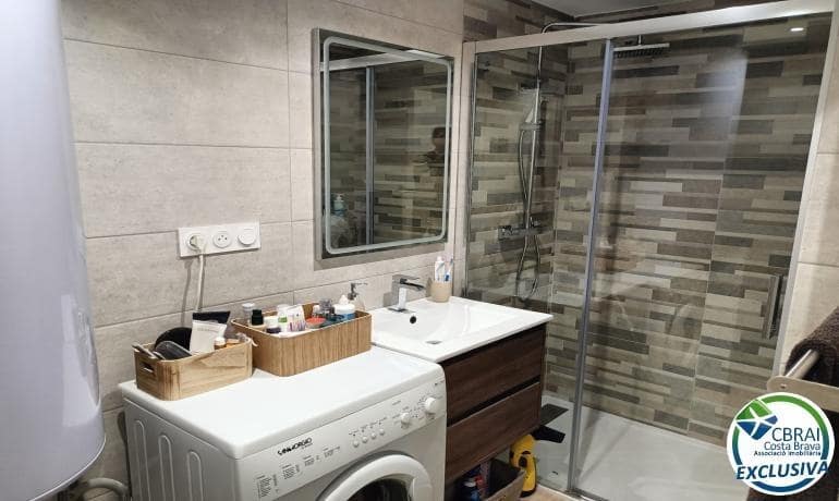 2 bedroom Apartment for sale in Roses - € 249,000 (Ref: 9387818)