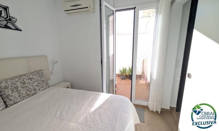 2 bedroom Apartment for sale in Empuriabrava - € 255,000 (Ref: 9398443)