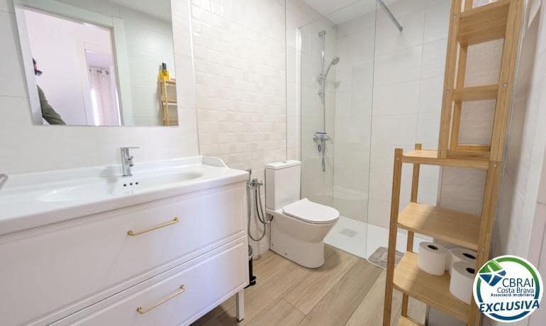 2 bedroom Apartment for sale in Empuriabrava - € 255,000 (Ref: 9398443)