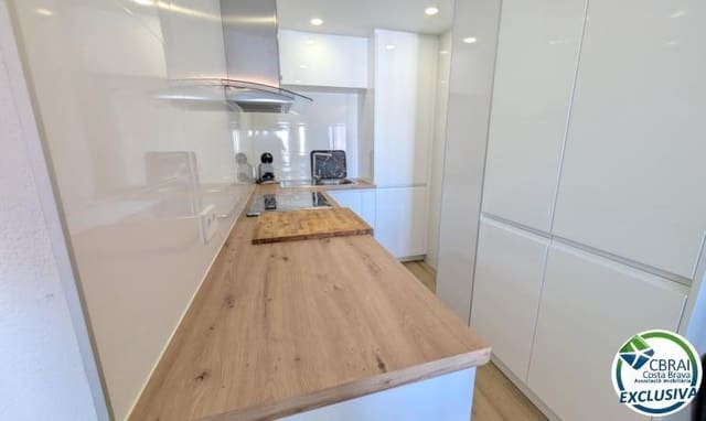 2 slaapkamer Appartement te koop in Empuriabrava, Castelló d'Empúries - € 255.000 (Ref: 9398443)