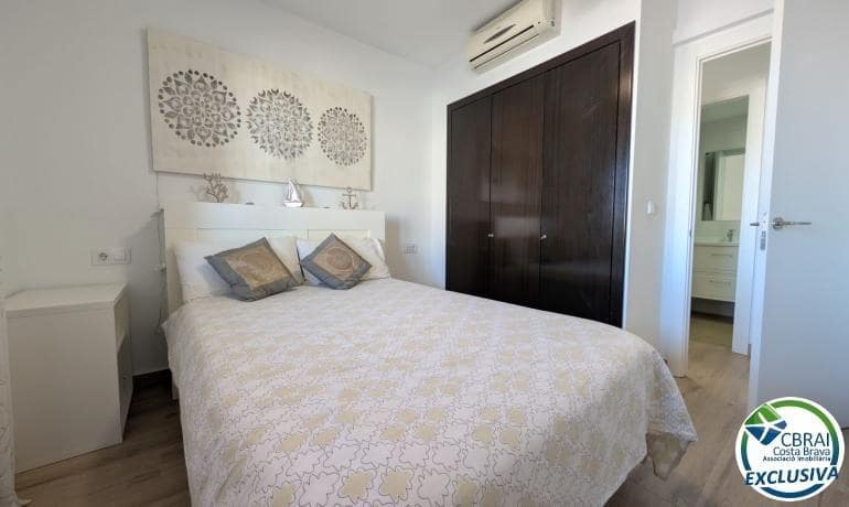 2 bedroom Apartment for sale in Empuriabrava - € 255,000 (Ref: 9398443)