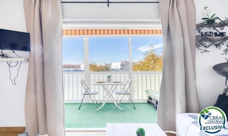 Apartment for sale in Empuriabrava with pool - € 69,000 (Ref: 9403314)