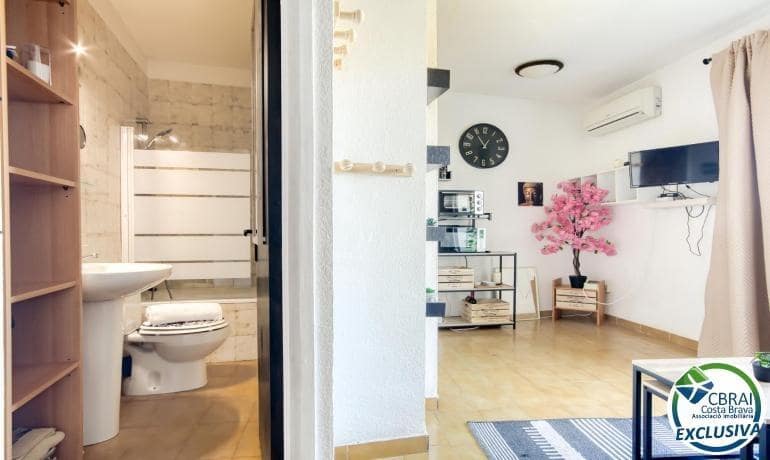 Apartment for sale in Empuriabrava with pool - € 69,000 (Ref: 9403314)