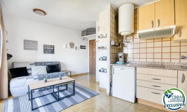 Apartment for sale in Empuriabrava with pool - € 69,000 (Ref: 9403314)