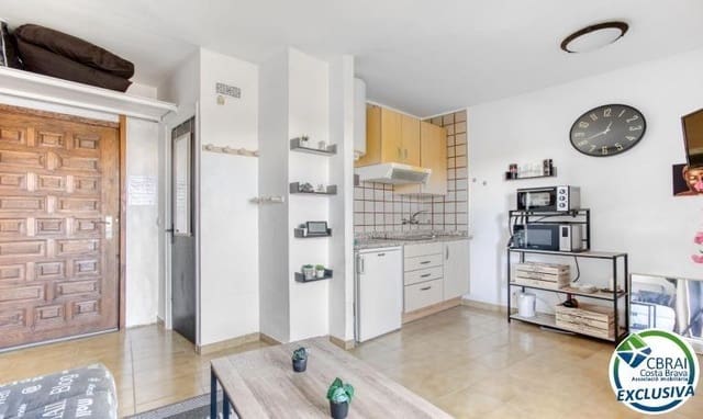 Appartement te koop in Empuriabrava, Castelló d'Empúries met zwembad - € 69.000 (Ref: 9403314)