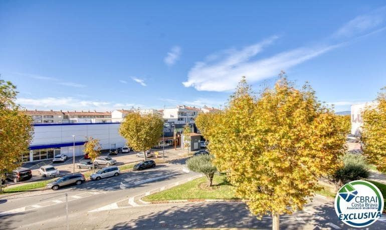 Apartment for sale in Empuriabrava with pool - € 69,000 (Ref: 9403314)