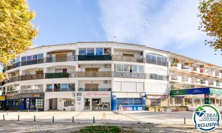 Apartment for sale in Empuriabrava with pool - € 69,000 (Ref: 9403314)
