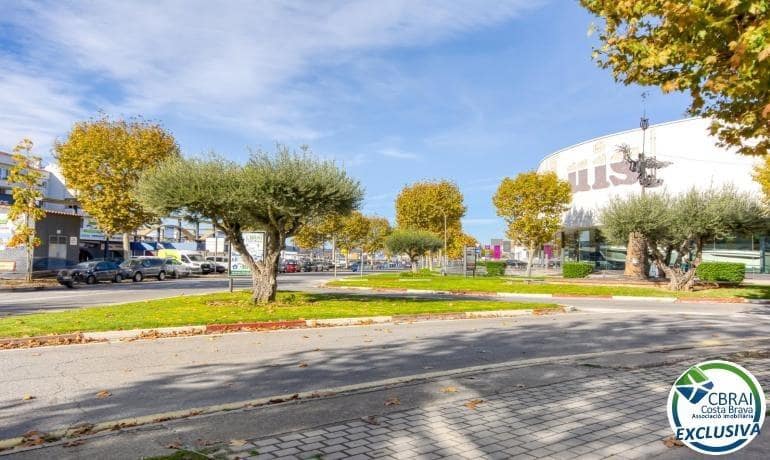 Apartment for sale in Empuriabrava with pool - € 69,000 (Ref: 9403314)