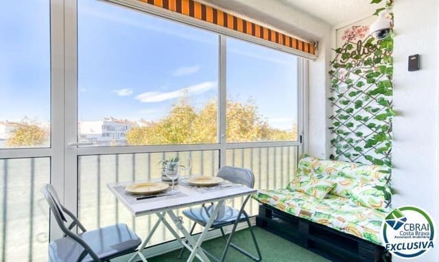 Appartement te koop in Empuriabrava, Castelló d'Empúries met zwembad - € 69.000 (Ref: 9403314)