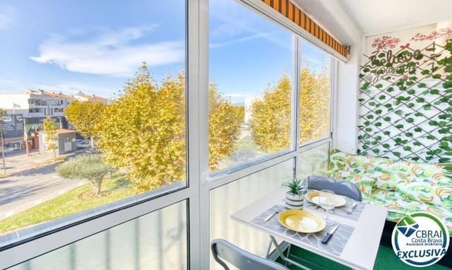 Appartement te koop in Empuriabrava, Castelló d'Empúries met zwembad - € 69.000 (Ref: 9403314)