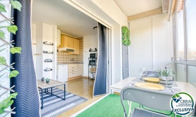 Appartement te koop in Empuriabrava, Castelló d'Empúries met zwembad - € 69.000 (Ref: 9403314)